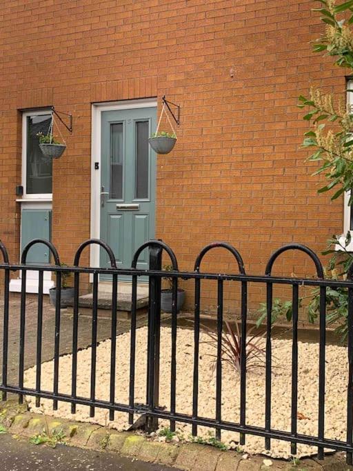 Ferienwohnung The Court Belfast Exterior foto